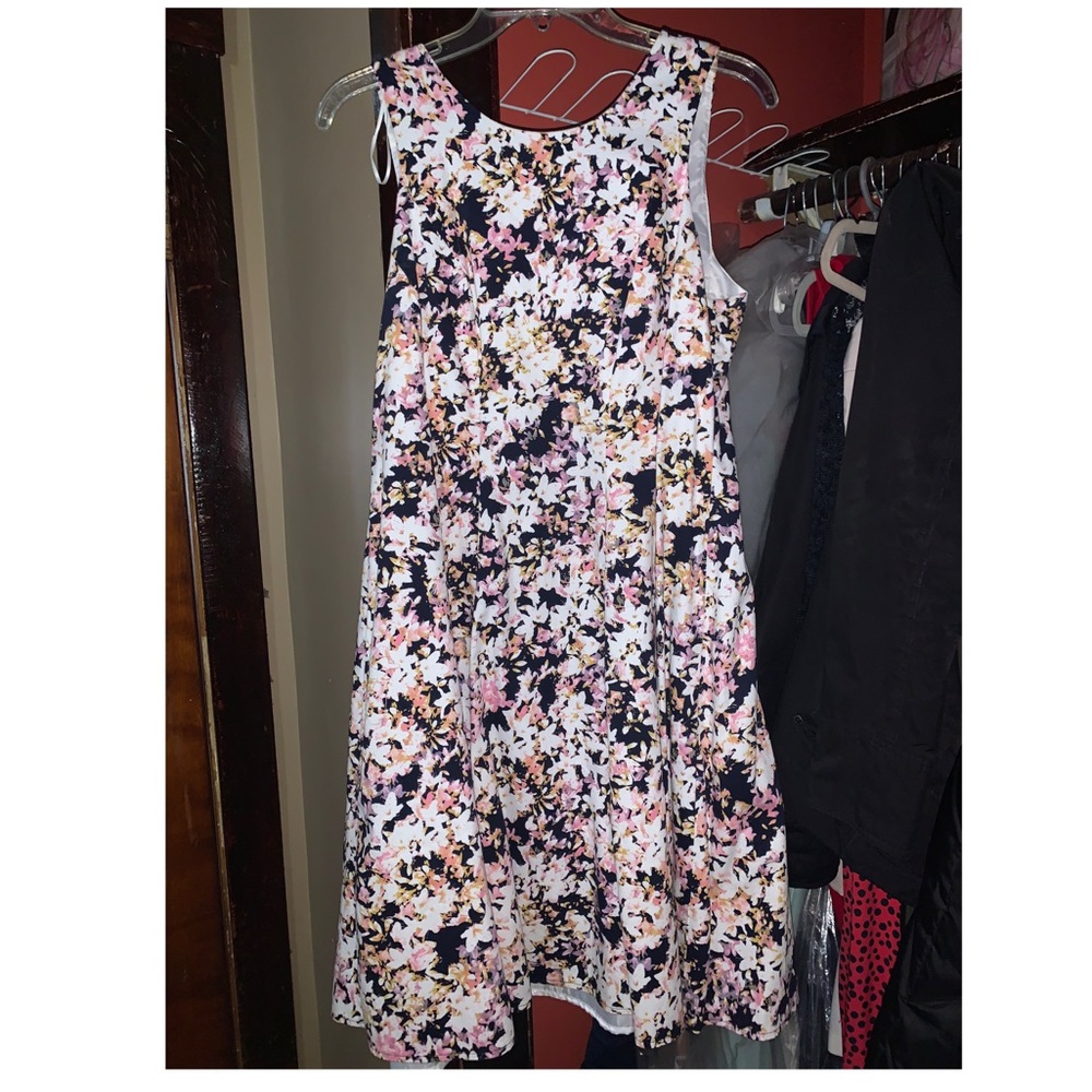 Springy sleeveless dress